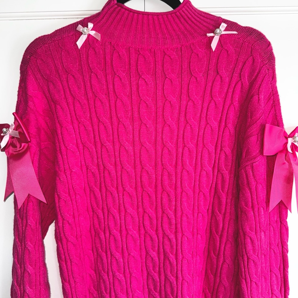 Hand-embellished sweater with bows 🎀